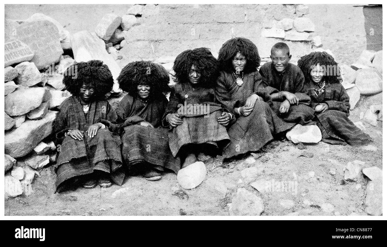 Zuerst veröffentlicht 1916 Ta Tshang Nonnen Nonnenkloster Tibet china Stockfoto