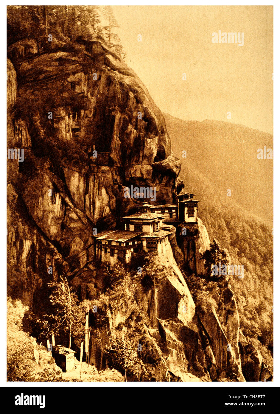 Erste veröffentlichte 1914 Paro Tatsang Kloster Klippe bhutan Stockfoto