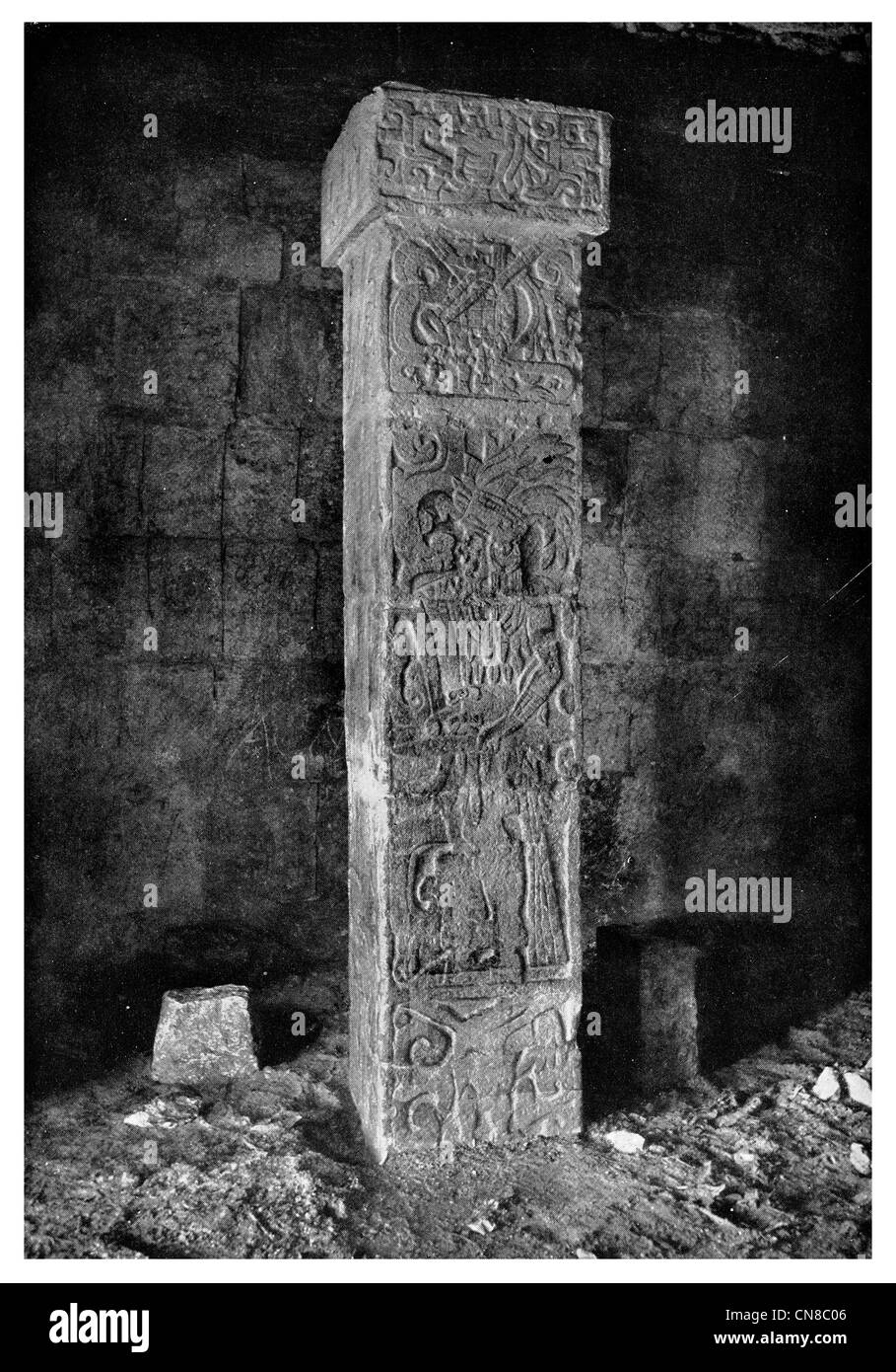 Erste Steinsäule veröffentlichte 1914 Sapote Holz Maya Azteken Stockfoto