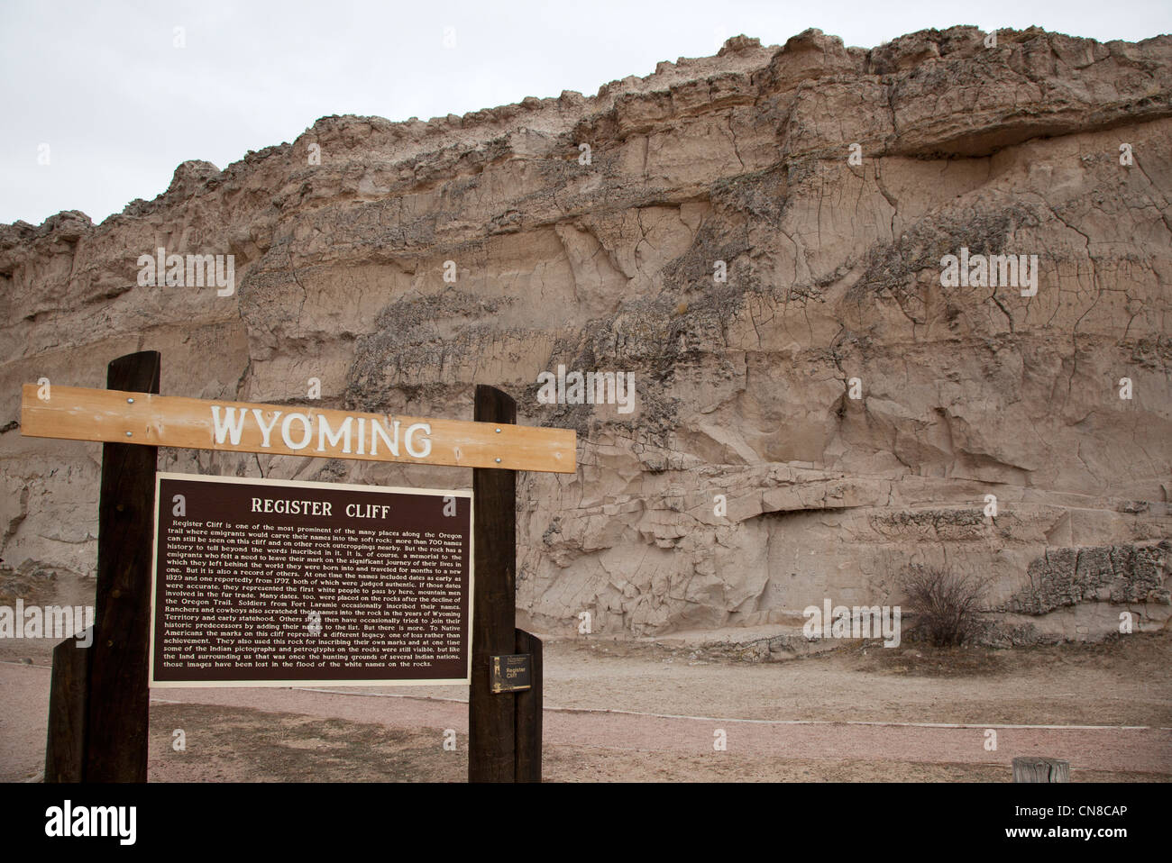 Klippe, wo Pioniere der Oregon Trail West unterwegs ihre Namen in den Sandstein gehauen zu registrieren. Stockfoto