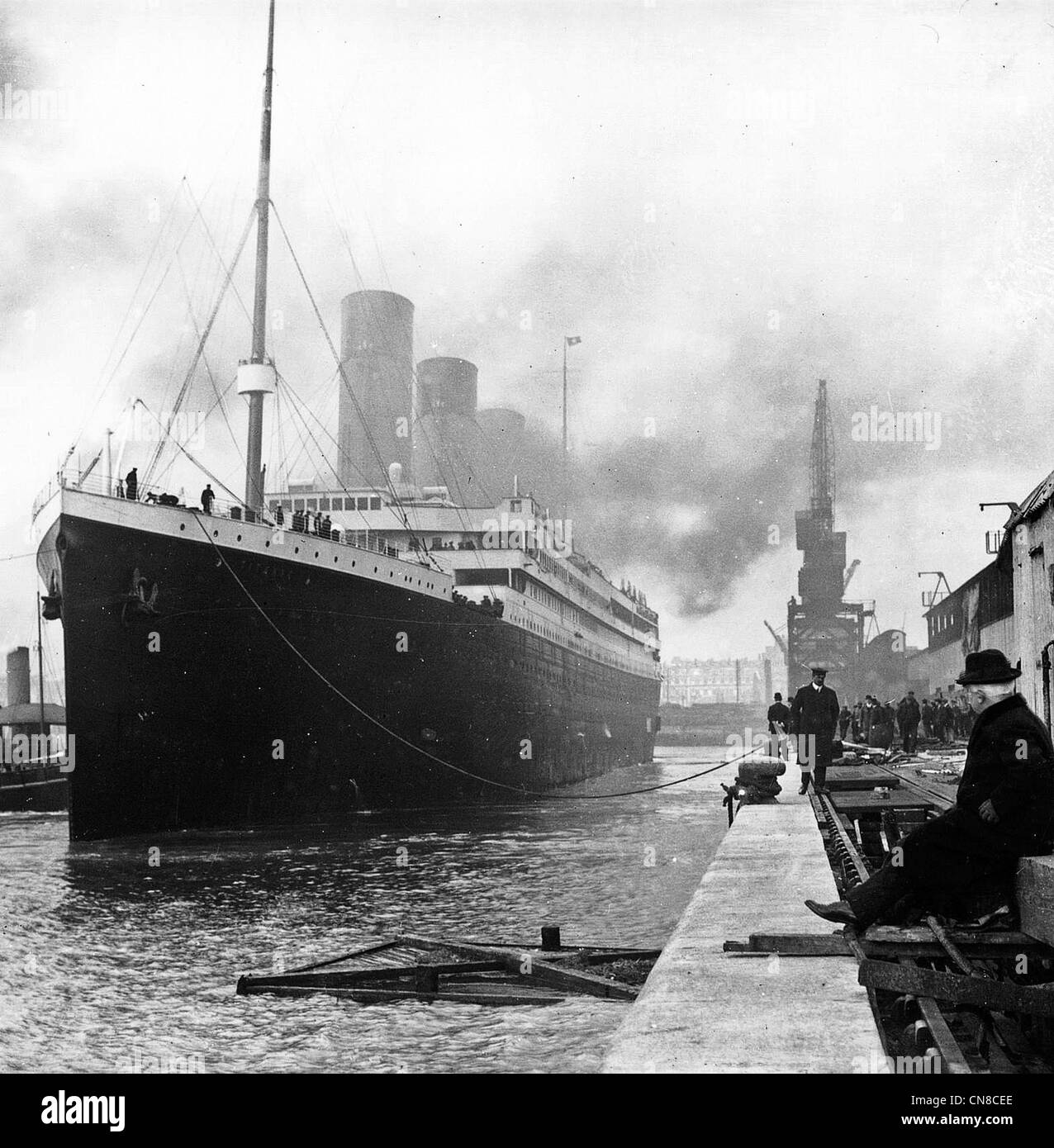 RMS Titanic in den Docks von Southampton. Stockfoto