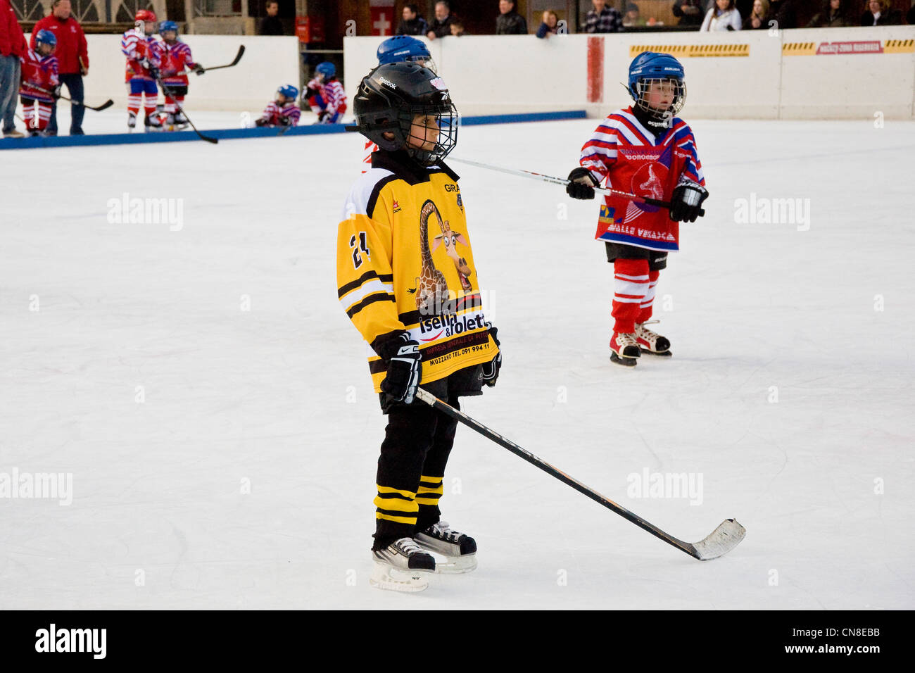 Sport Eishockey Winter Kinder Kinder Jungen Stockfotos und -bilder Kaufen -  Alamy