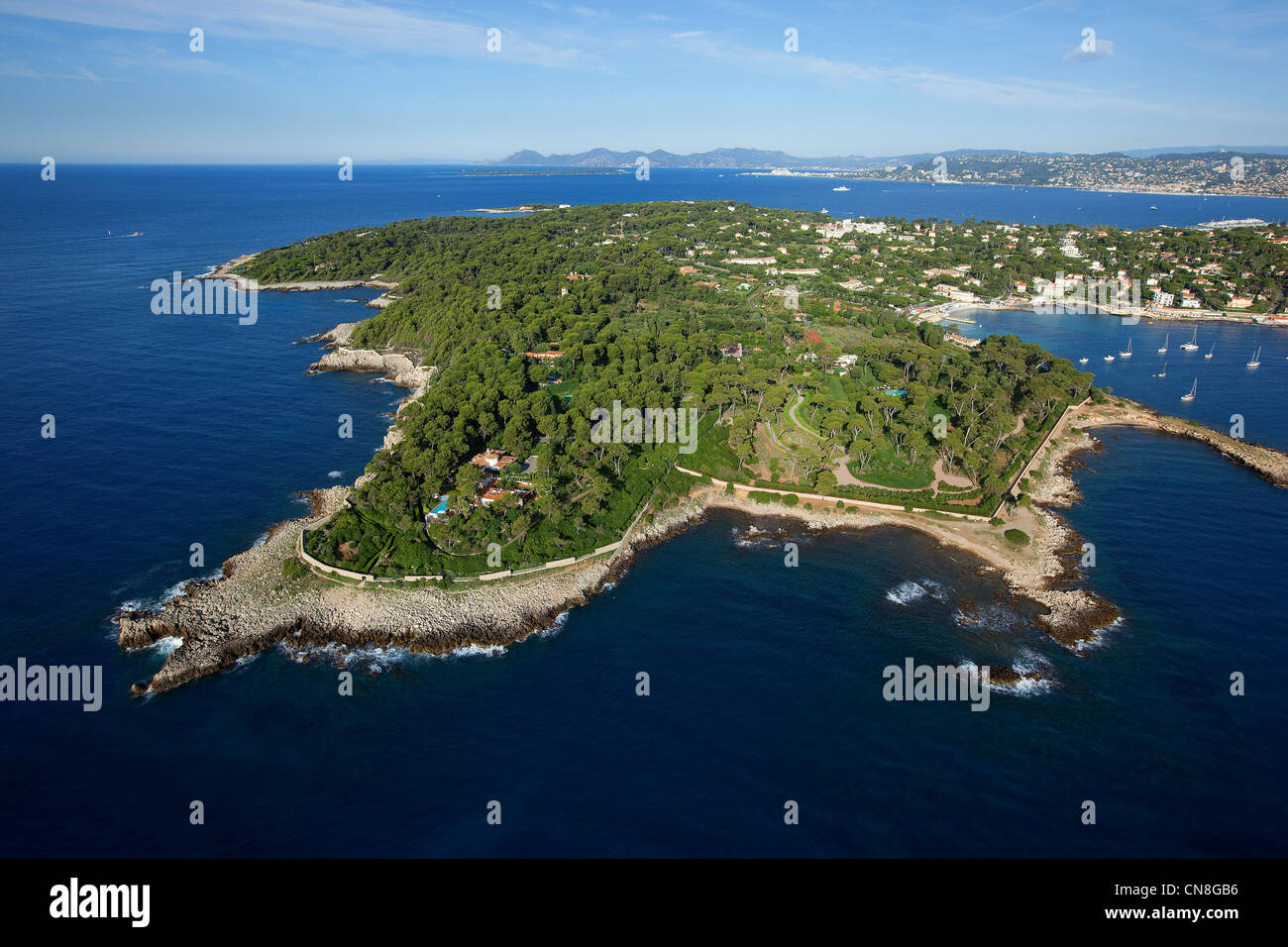Frankreich, Alpes Maritimes, Antibes, Cap d ' Antibes, Cap Gros, Garoupe  Strand im Hintergrund (Luftbild Stockfotografie - Alamy