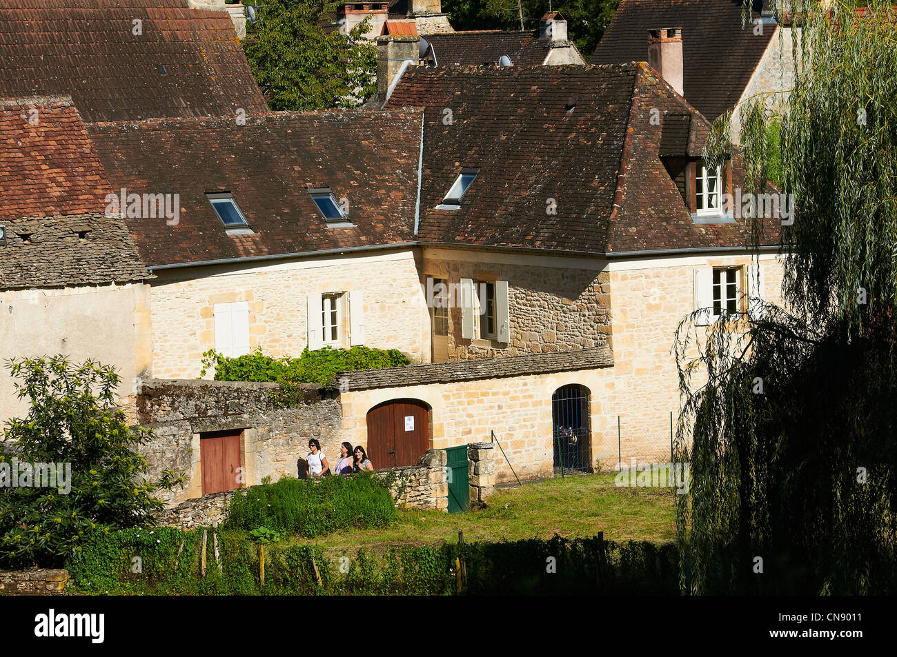 Frankreich, Dordogne, Perigord Noir, Weltkulturerbe der UNESCO, Saint Leon Sur Vézère, Vézère-Tal gekennzeichnet Les Plus Stockfoto