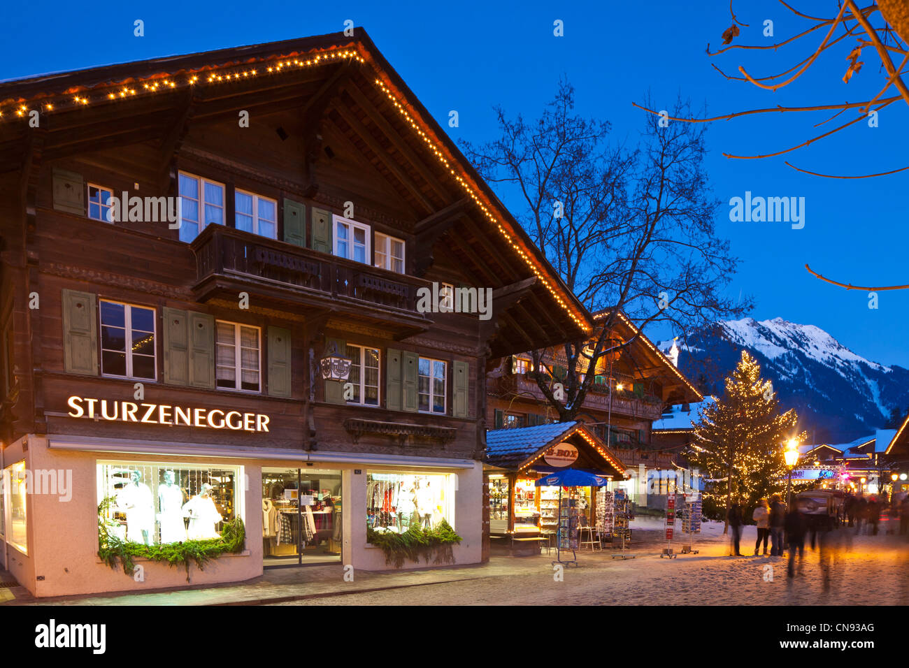 Schweiz, Kanton Bern, Saanen, Gstaad ski Resort, Promenade, Fußgängerzone Stockfoto