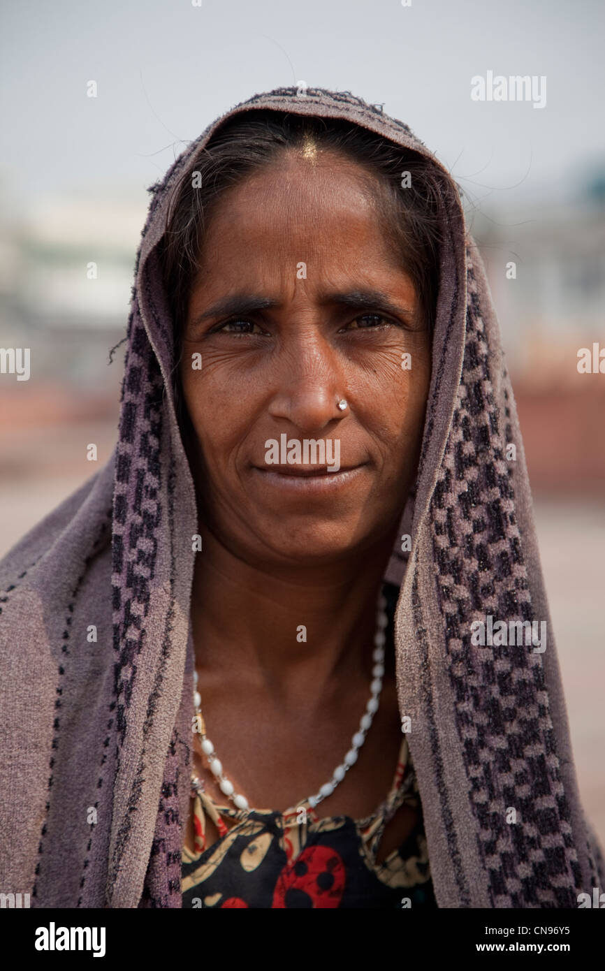 Agra, Indien. Indische muslimische Frau in der Jama Masjid, die Freitagsmoschee. Note, Nase-Pin. Stockfoto