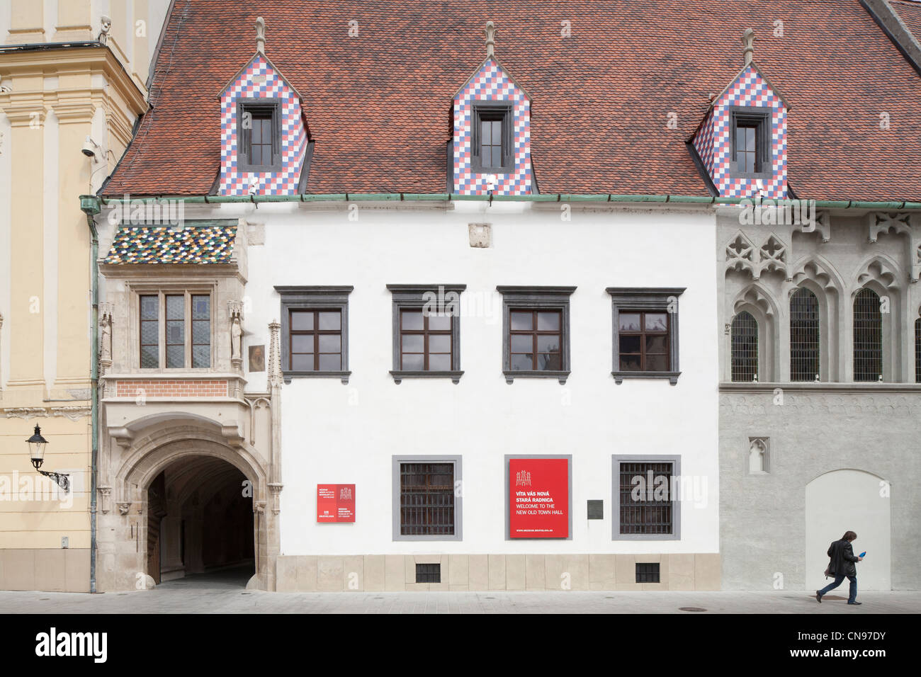 Slowakei, Bratislava, centre Historique, Ort Principale, Ancien Hôtel de Ville Avec sa Tour datant du XIVème Siècle mais Stockfoto