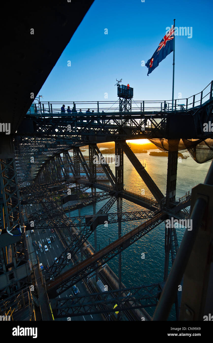 Australien, New South Wales, Sydney, Touristen klettern die Harbour Bridge Stockfoto