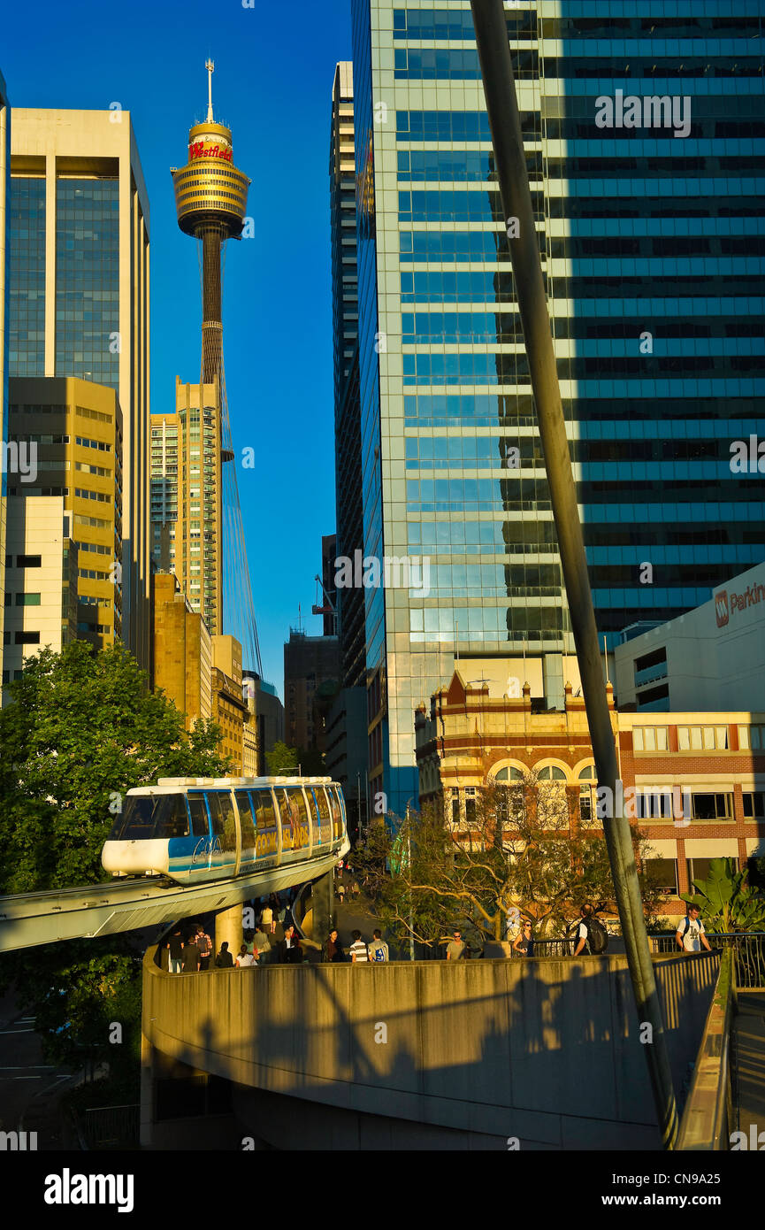 Australien, New South Wales, Sydney, Darling Harbour Quay, AMP Tower und Monorail Stockfoto