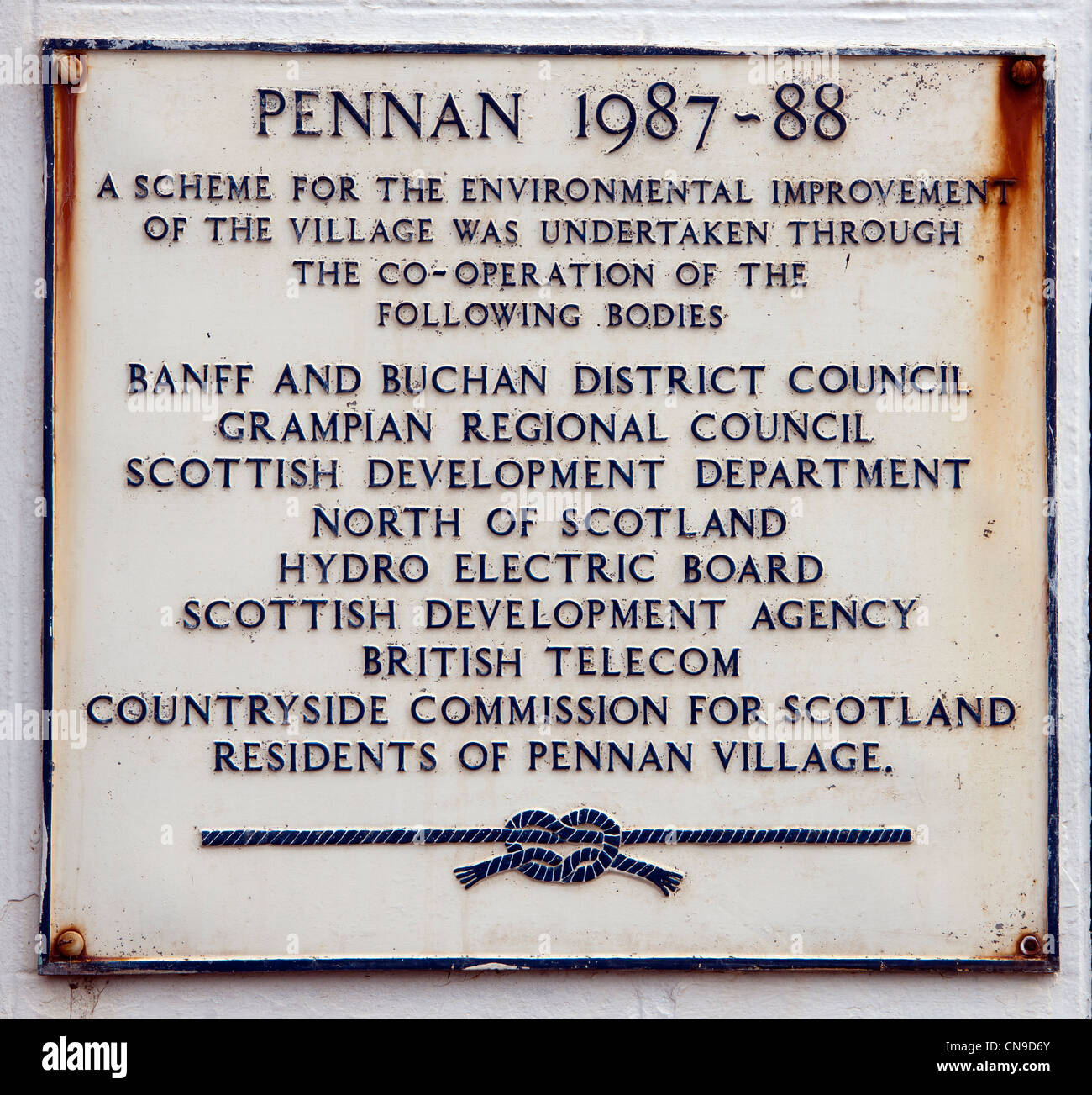 Melden Sie sich in dem Dorf Pennan, North Coast von Aberdeenshire, Schottland, Großbritannien. Stockfoto