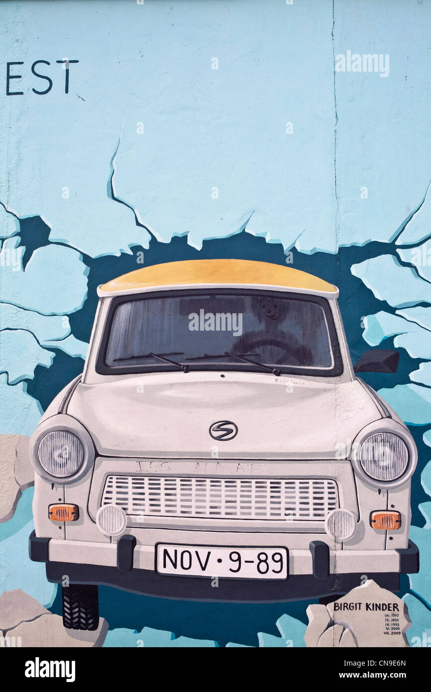 Deutschland, Berlin, Friedrichshain-Kreuzberg, The Wall, East Side Gallery Arbeiten von Birgit Kinder stammt aus dem Jahr 1990, renoviert Stockfoto