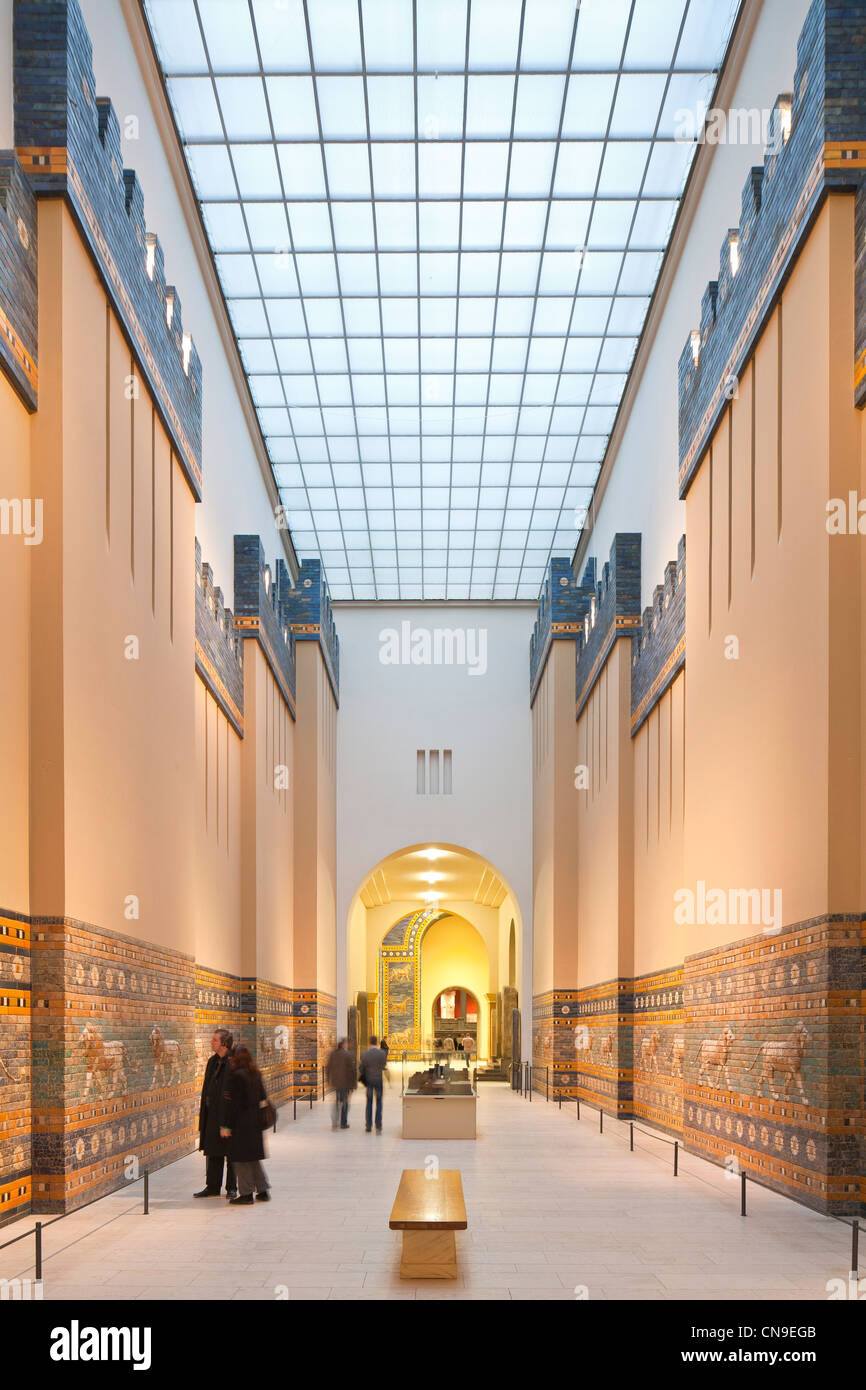 Deutschland, Berlin, Museumsinsel, Pergamonmuseum (Pergamonmuseum), Zugriff auf das Ischtar-Tor, erbaut in 580 v. Chr. (Neo-Babylonian Stockfoto