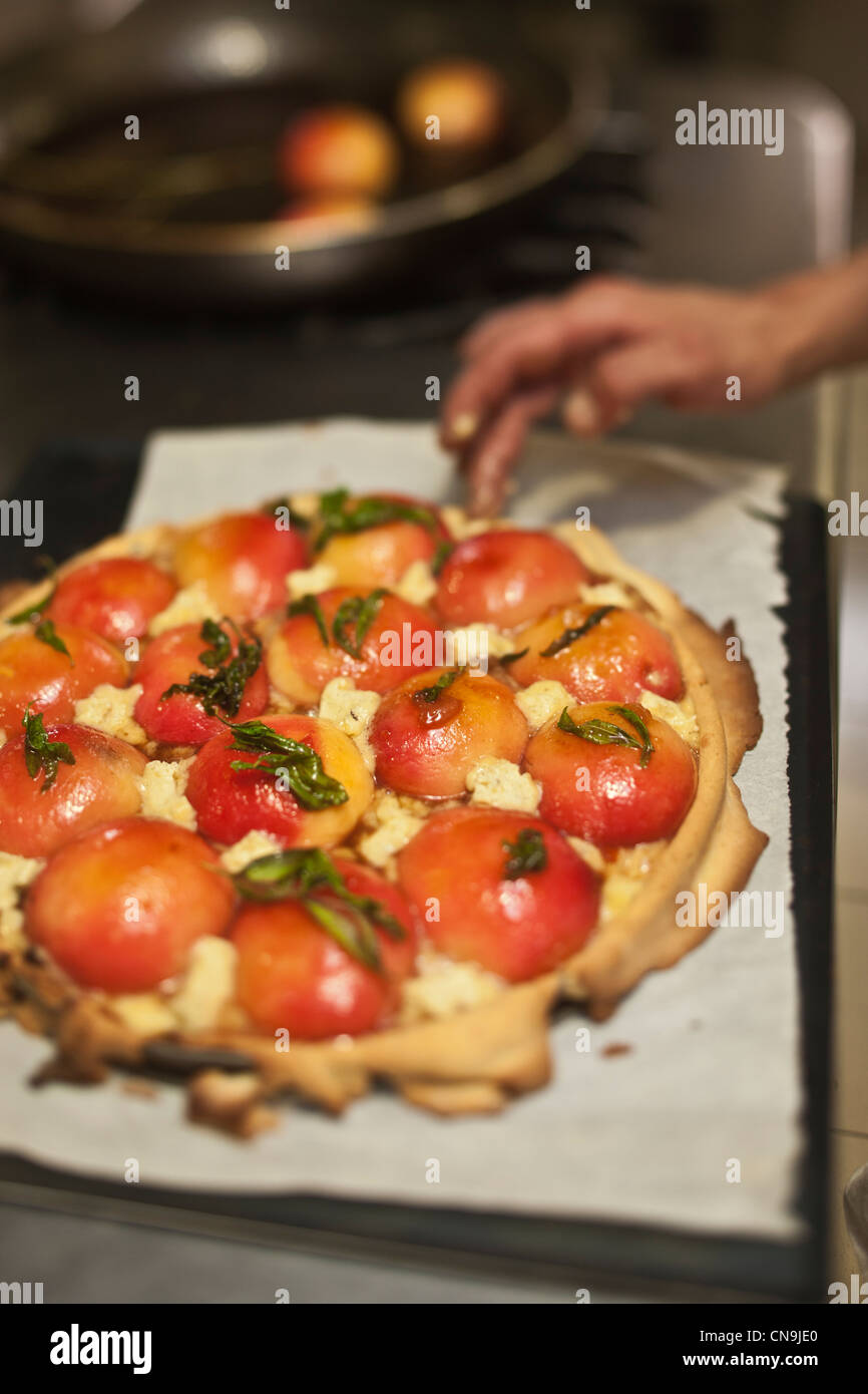 Frankreich, Alpes Maritimes, La Turbie, Pfirsich Torte und Eisenkraut Rezept Bruno Cirino Hostellerie Jerome Stockfoto