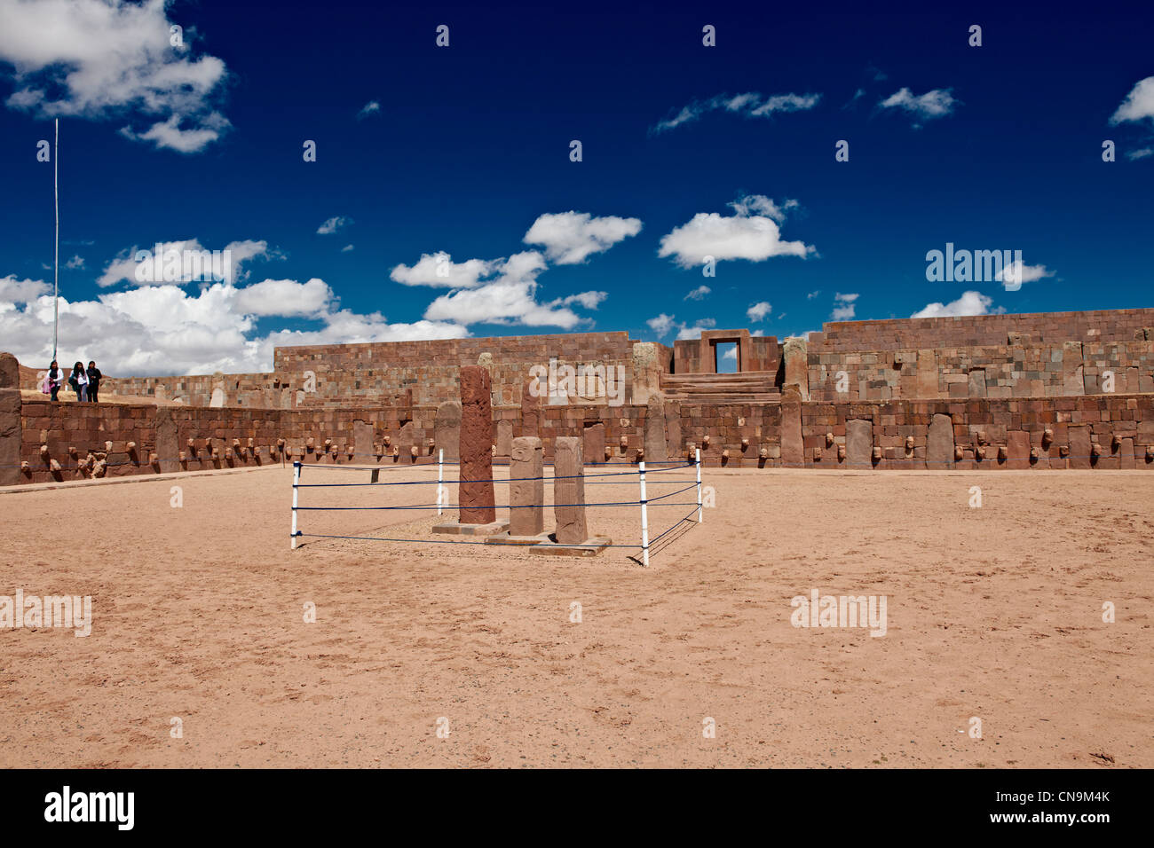 drei Stelen in halb unterirdischen Tempel, Templete Semi-Subterraneo, Website Prä-Inka-Tiwanaku, UNESCO-Weltkulturerbe, La Paz, Stockfoto