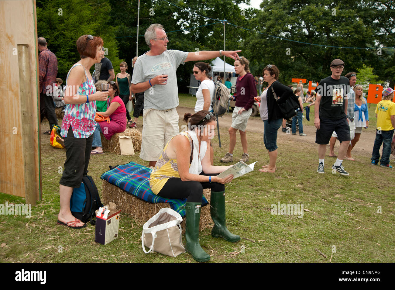 Andrang an den Port Eliot Literaturtagen St Germans Cornwall Stockfoto