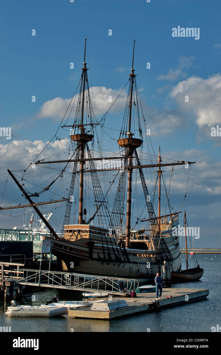 Schiff Mayflower II, verankert im Hafen von Plymouth, Plymouth, Massachusetts, USA ist eine Nachbildung des Originals Pilger aus dem Jahre 1620 Stockfoto