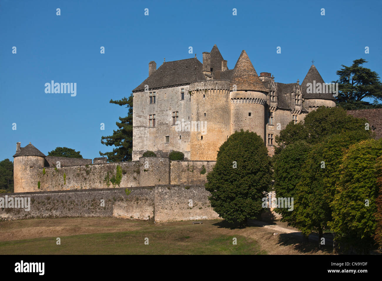 Frankreich, Dordogne, St. mondäner, Chateau de Fenelon, gelegen auf den Höhen von Sainte mondäner, wo es mit Blick auf das Tal der Stockfoto