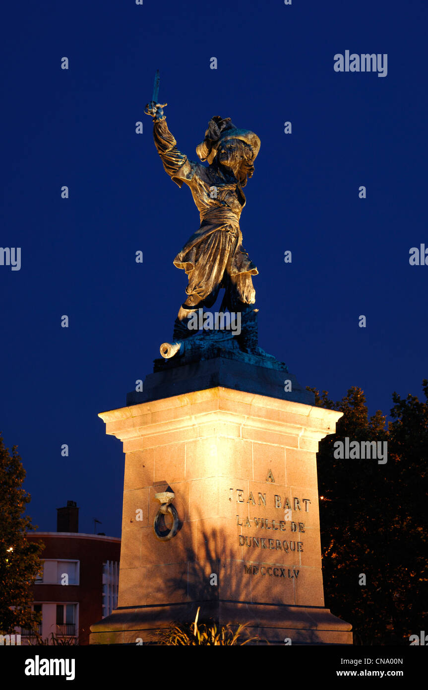 Frankreich, legen Nord, Dünkirchen, Jean Bart-Statue in der Nacht an die Jean Bart, der berühmte französische Corsair geboren in Dünkirchen Stockfoto