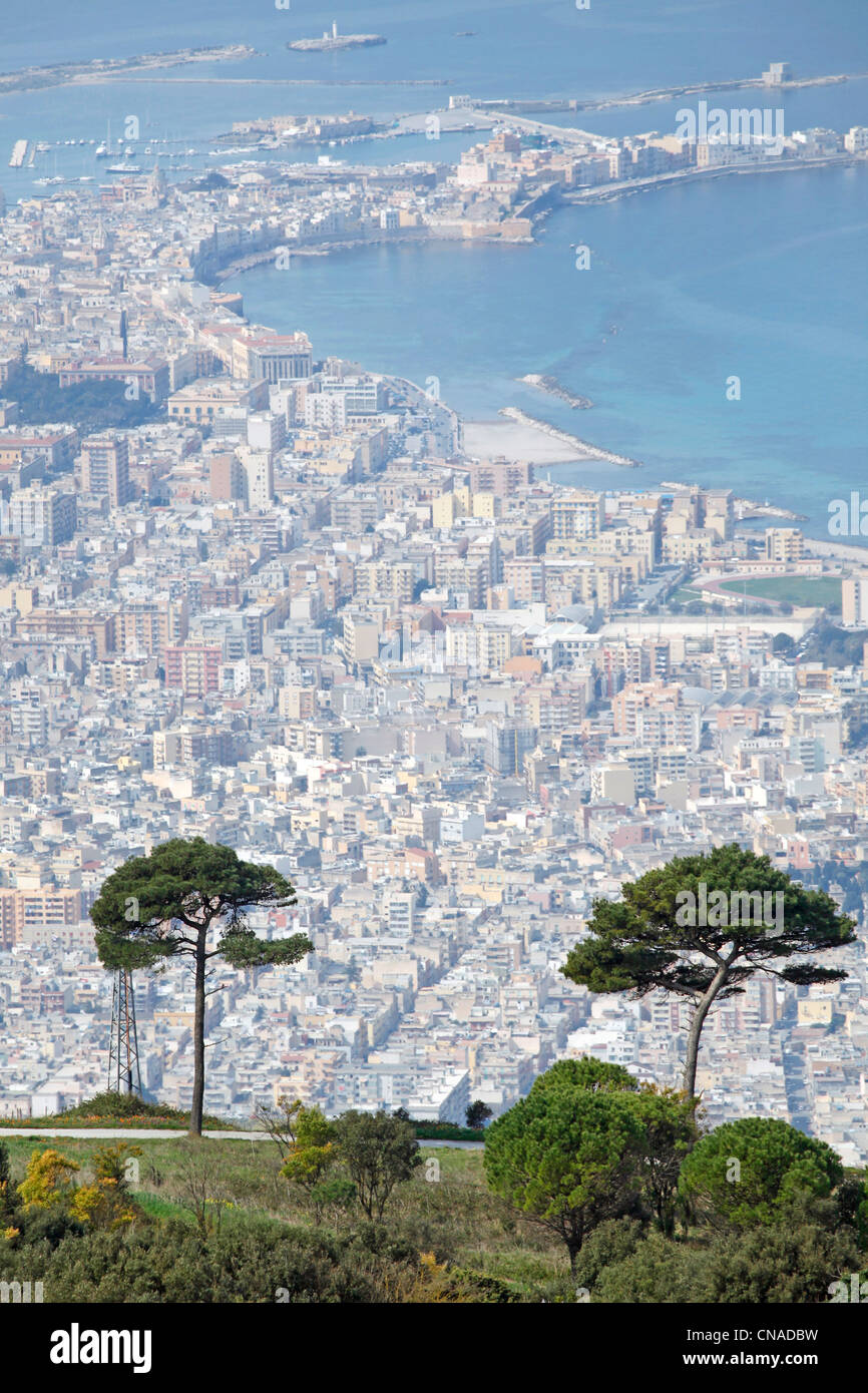 Trapani gesehen von Erice, Sizilien, Italien Stockfoto