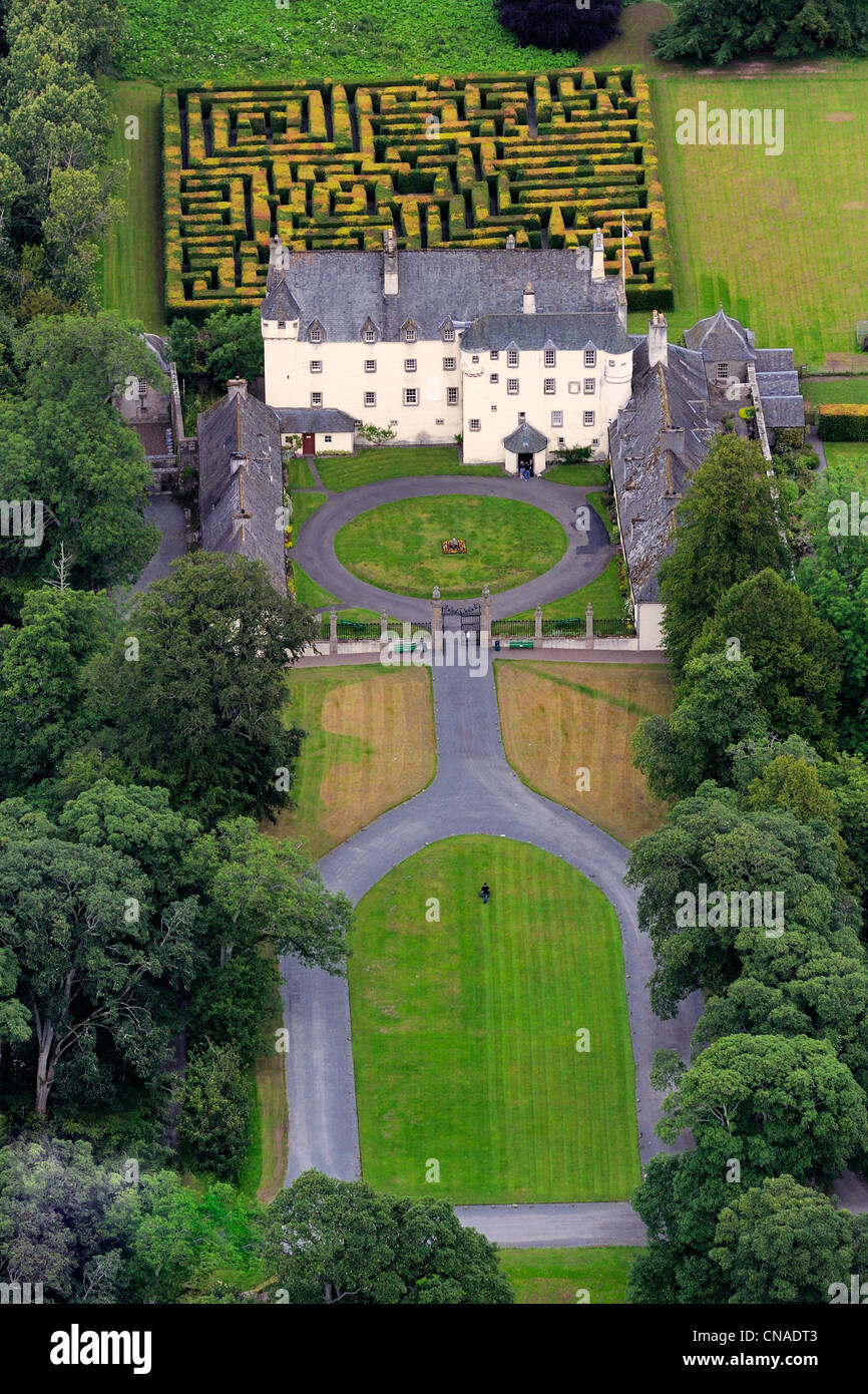Großbritannien, Schottland, Grenzen, Tweed Valley, Schloss Traquair House (Luftbild) Stockfoto