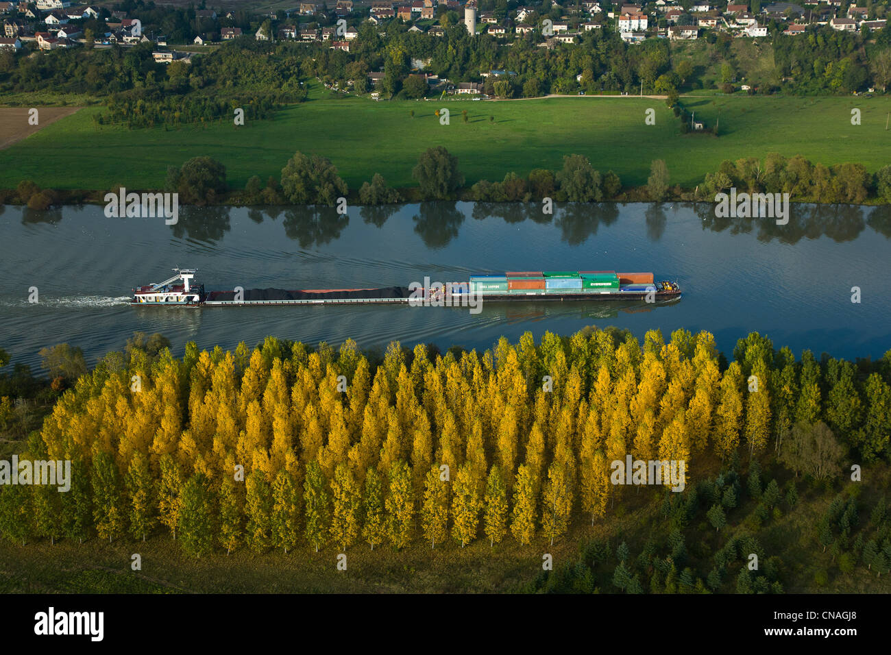 Frankreich, Eure, Courcelles Sur Seine, schob Konvoi auf der Seine (Luftbild) Stockfoto