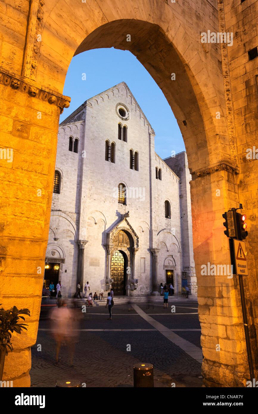 Italien, Apulien, Bari, die Altstadt, Basilica di San Nicola (St Nicholas Basilica) erbaut zwischen 1087 und 1197, während die Stockfoto
