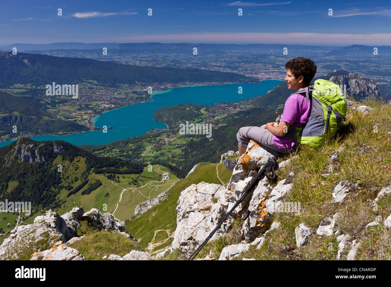 Frankreich, Haute Savoie, Massif des Bornes, Annecy, Panorama von La gelohnt Weg, Chainon De La Tournette trennt die Stockfoto