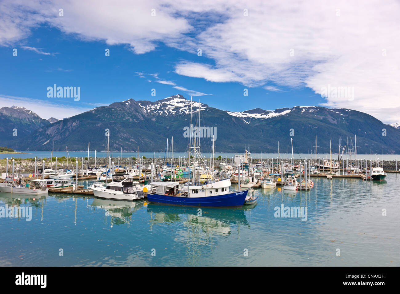 Haines Bootshafen mit den Coast Mountains im Hintergrund, Haines, Alaska Southeast, Sommer Stockfoto