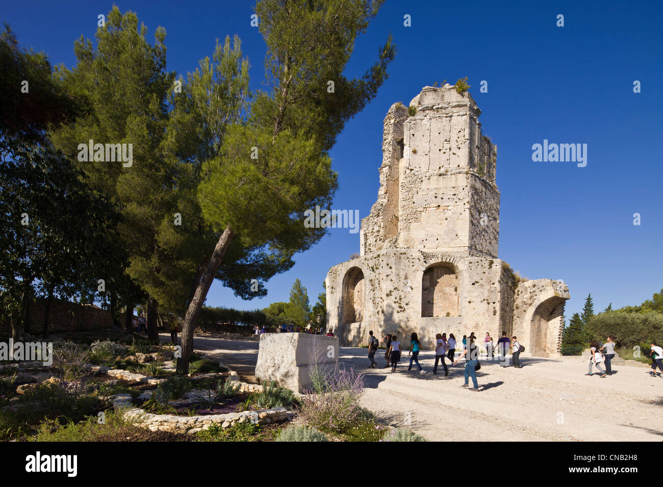 Frankreich, Gard, Nimes, Magne Turm an der Spitze des Jardins De La Fontaine Stockfoto