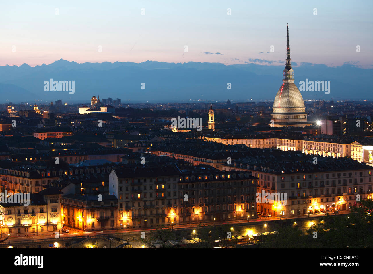 Italien, Piemont, Turin, Blick auf die Stadt mit der Mole Antonelliana Stockfoto