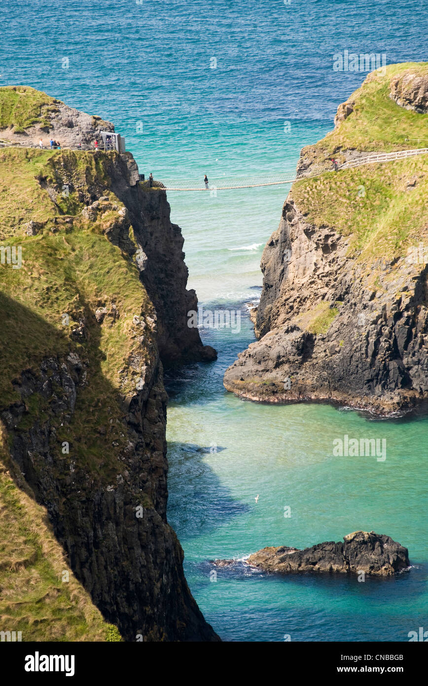 Großbritannien, Nordirland, Antrim County, Ballintoy, Küste von Antrim, Brücke von Carrick-a-Rede-Insel Stockfoto