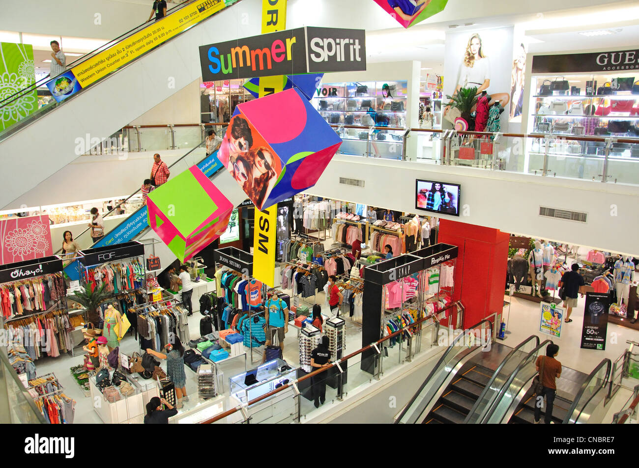 Innere des Central Plaza Shopping Komplex, Udon Thani, Provinz Udon Thani, Thailand Stockfoto