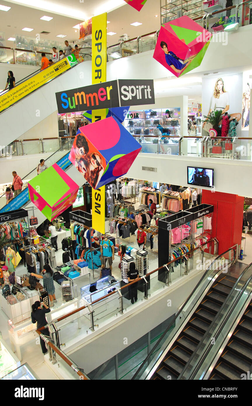 Innere des Central Plaza Shopping Komplex, Udon Thani, Provinz Udon Thani, Thailand Stockfoto