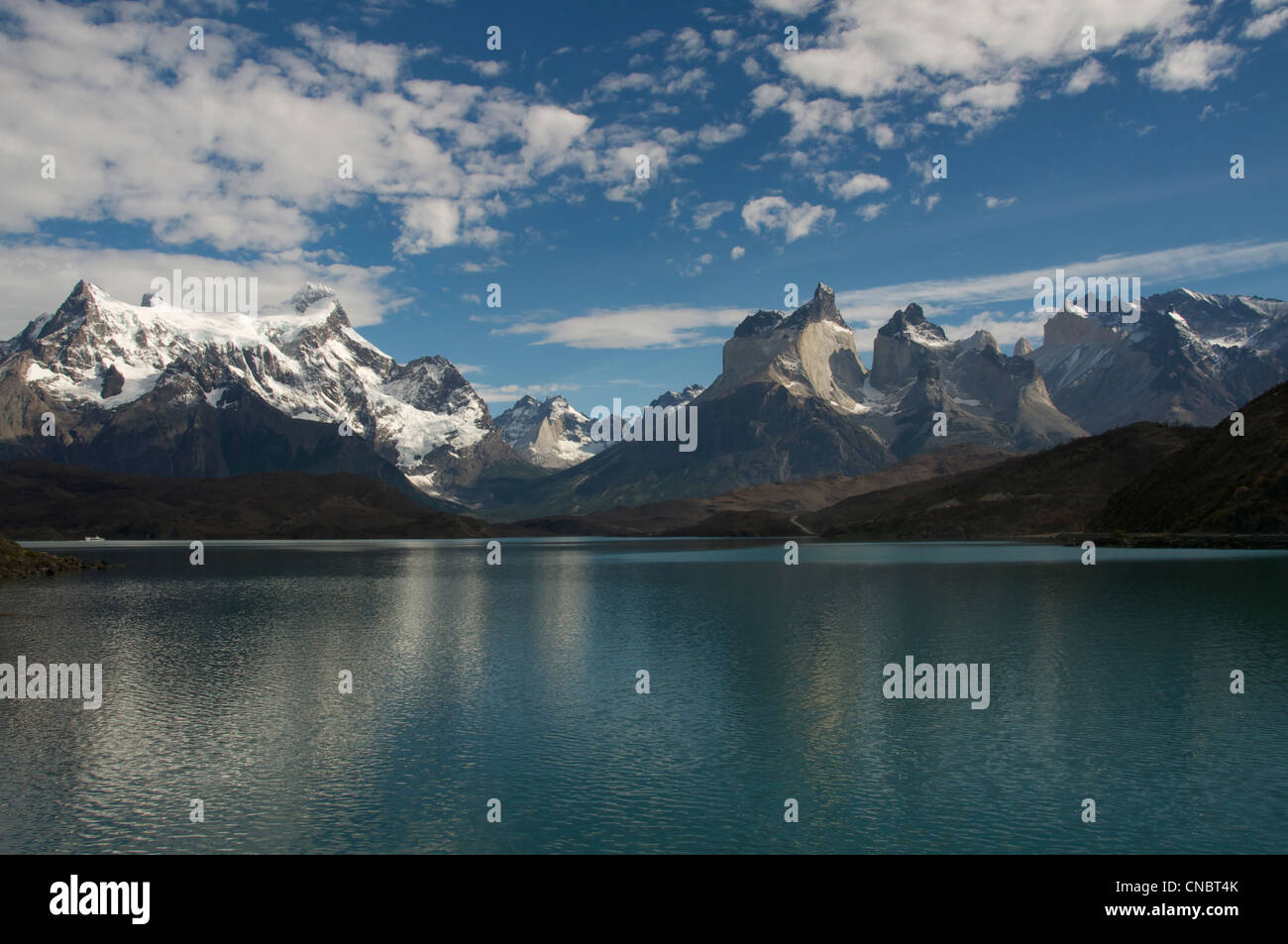 Lago Pehoe mit Cerro Paine Grande und Cuernos del Paine Torres del Paine Nationalpark-Patagonien-Chile Stockfoto