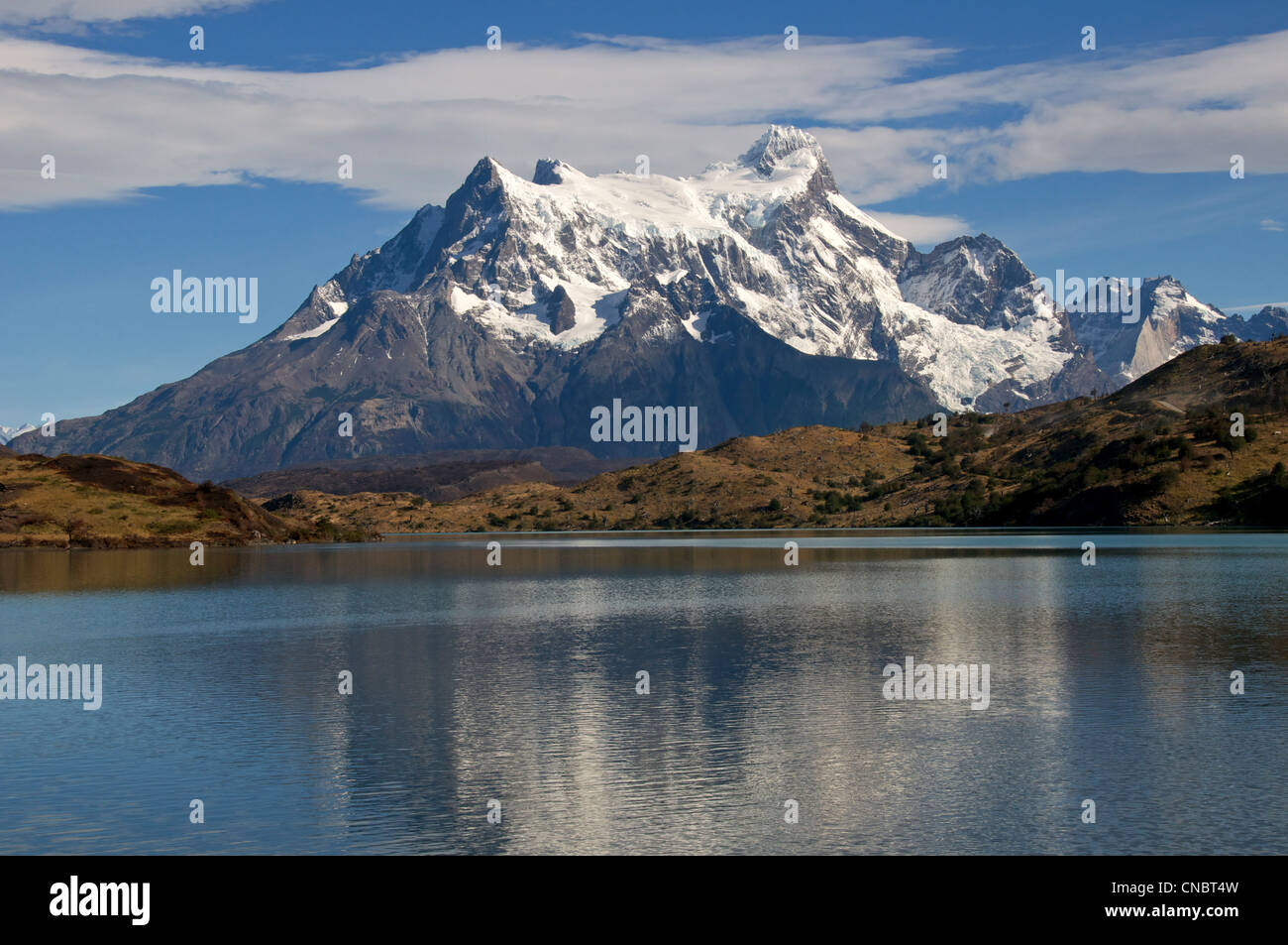 Lago Pehoe mit Cerro Paine Grande Torres del Paine Nationalpark-Patagonien-Chile Stockfoto