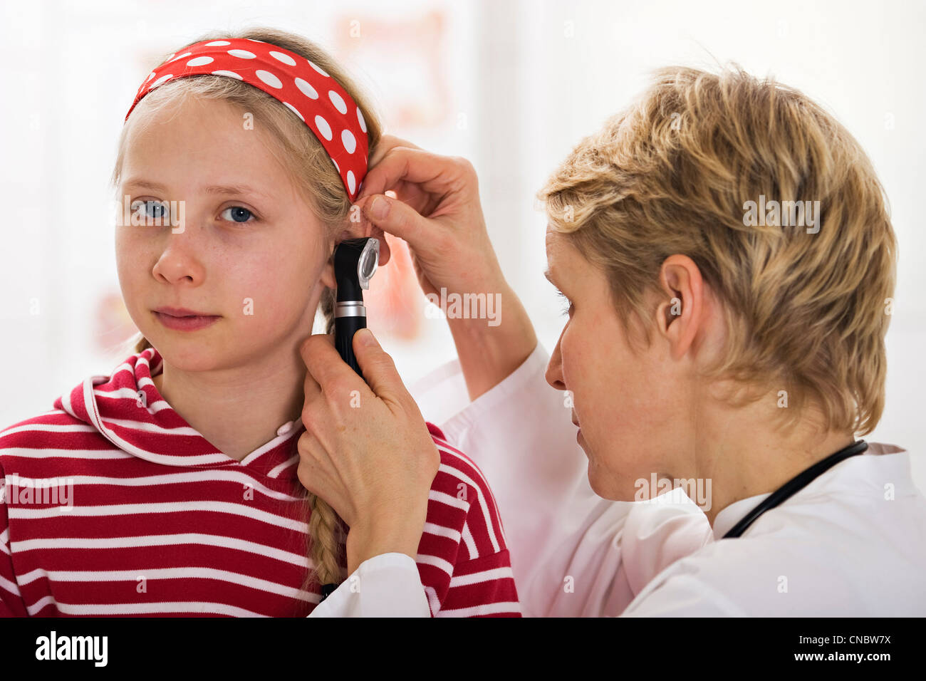 Kinderarzt pädiatrist *pediatric* แปลว่าอะไร