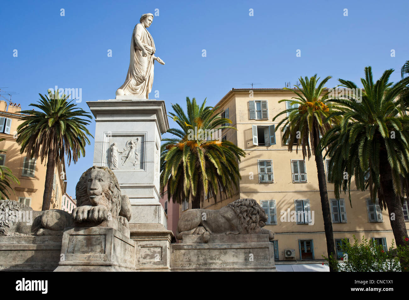 Frankreich, Corse du Sud, Ajaccio, Statue von Bonaparte auf quadratischen Marechal Foch Stockfoto