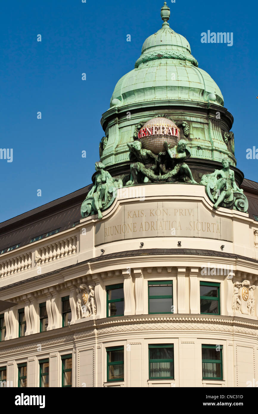 Österreich, Wien, Altstadt als Weltkulturerbe der UNESCO, Albertinaplatz, Kuppel des Generali Gebäudes aufgeführt ein Stockfoto