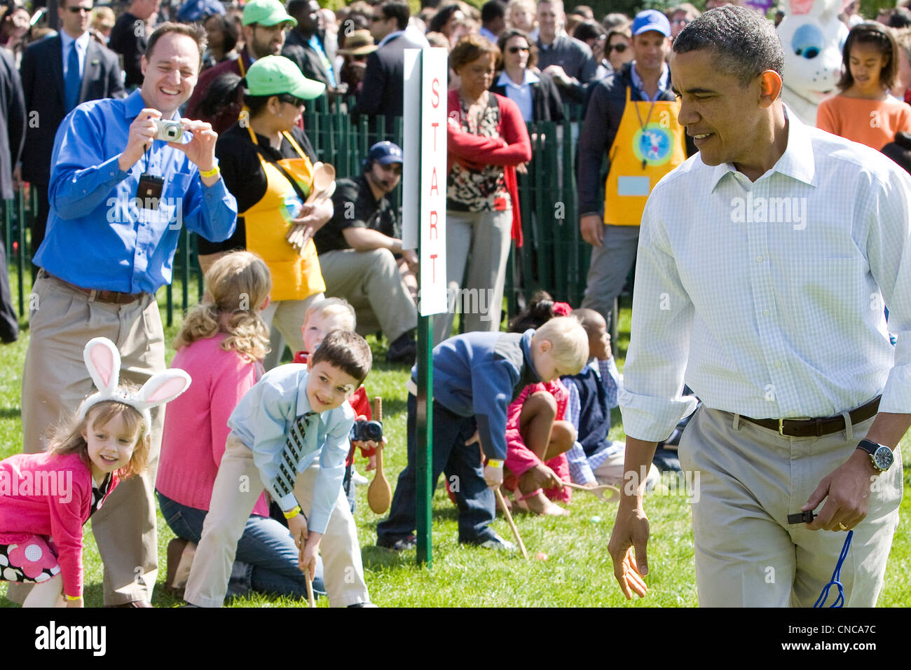 Präsident Barack Obama bei der 2012 White House Easter Egg Roll. Stockfoto
