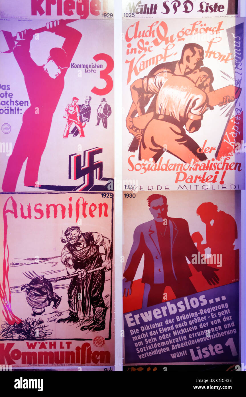 Nationalsozialistischen und kommunistischen Partei Wahlplakate aus den 1930er Jahren Deutschland Stockfoto