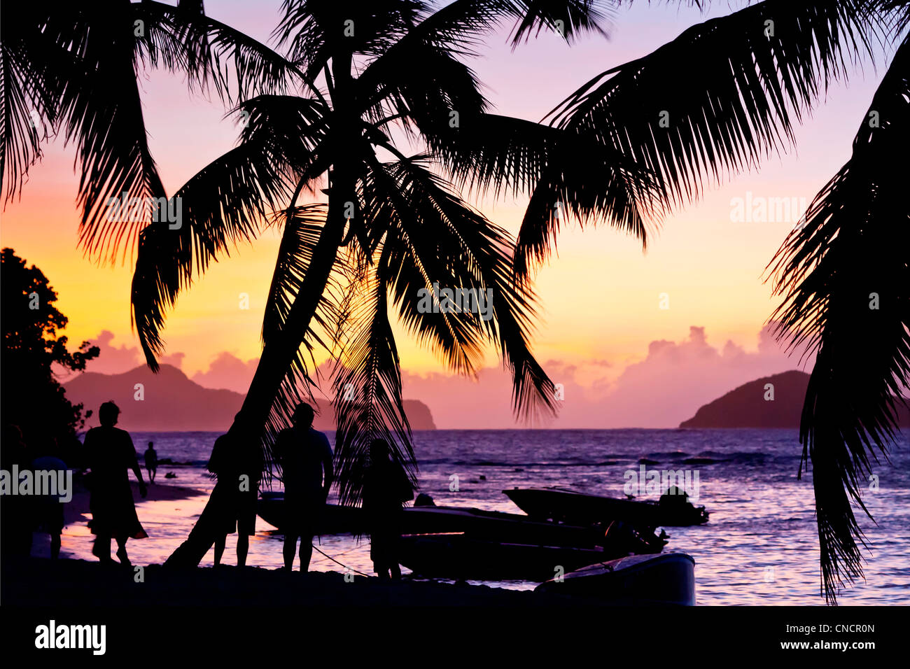 Mittelamerika, Karibik, kleine Antillen, St. Vincent und die Grenadinen, Sonnenuntergang auf Tobago Cays Stockfoto