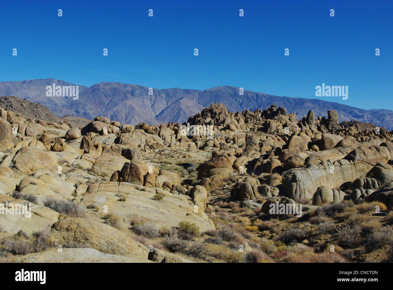 Alabama Hills und Inyo Mountains, Kalifornien Stockfoto