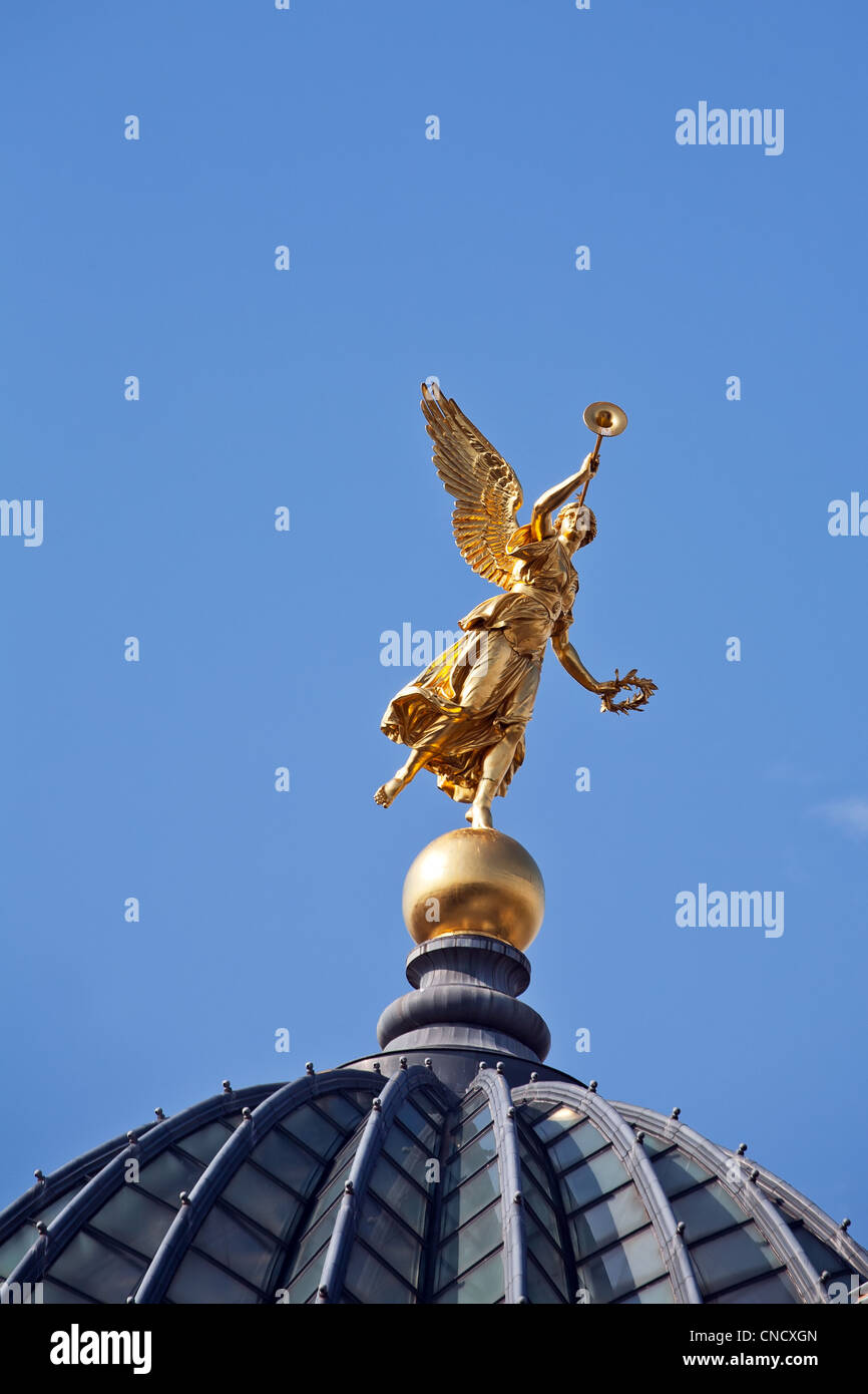 historische Statue des Engels in Dresden Stockfoto