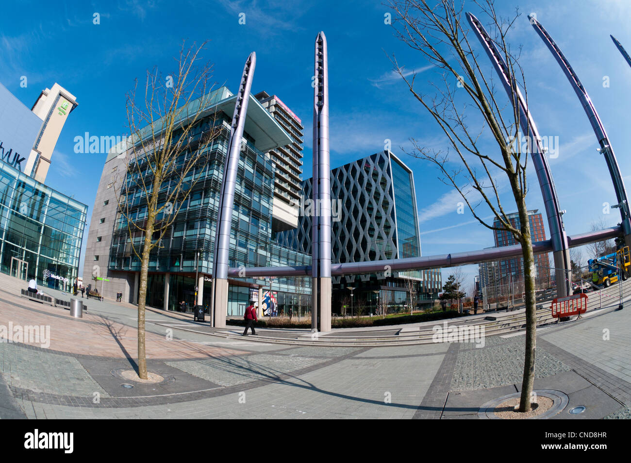 Der MediaCityUK Komplex, Salford Quays, Manchester, England, UK. Mit einem ultra-Weitwinkel fisheye-Objektiv aufgenommen. Stockfoto