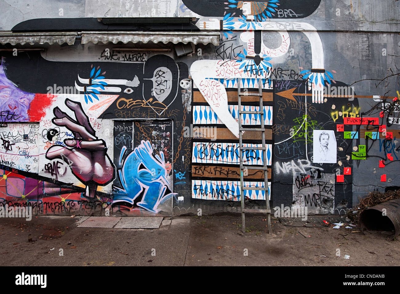 Friedrichshain und Kreuzberg Bezirke Berlins mit seinen unglaublichen Streetart Stockfoto