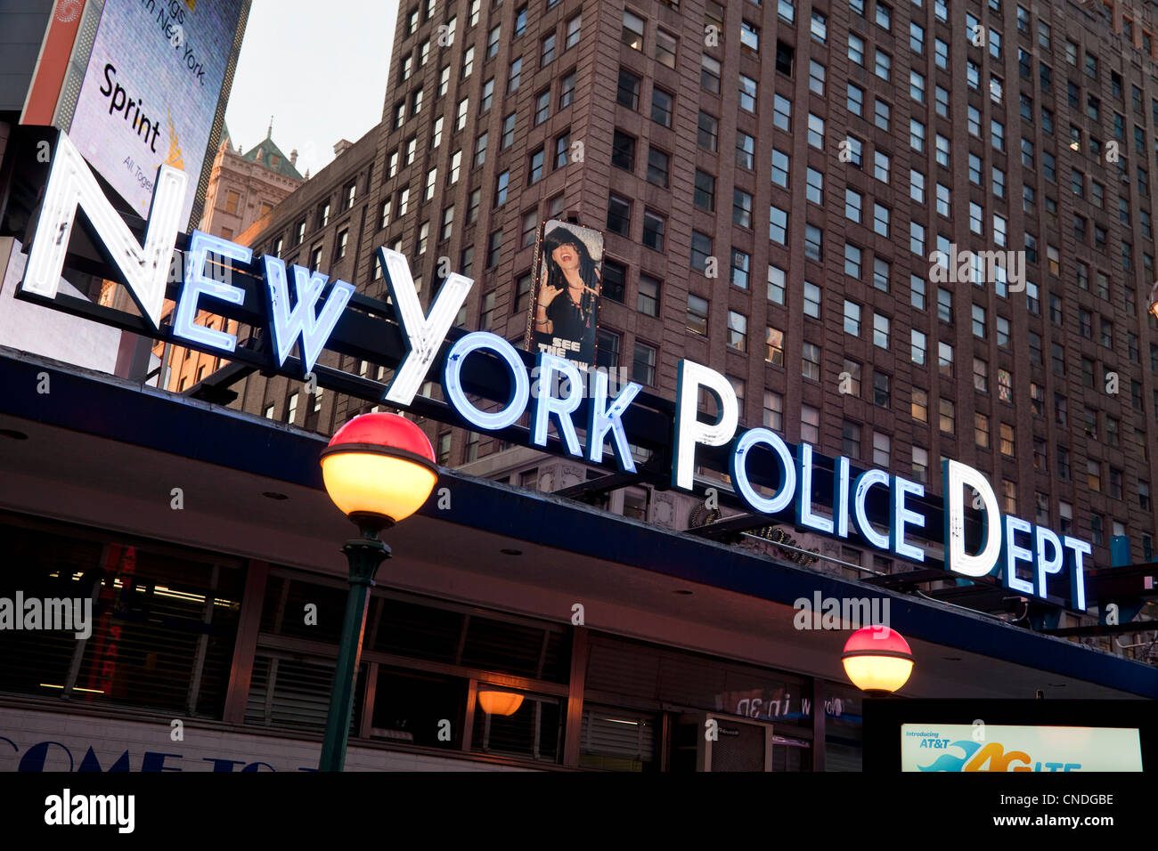 New York Police Department bauen auf dem Times Square in Manhattan, New York City. Stockfoto