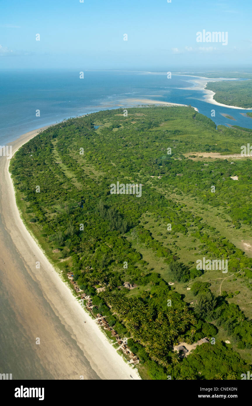 Luftaufnahme der Küste in Pwani Region, Tansania Stockfoto