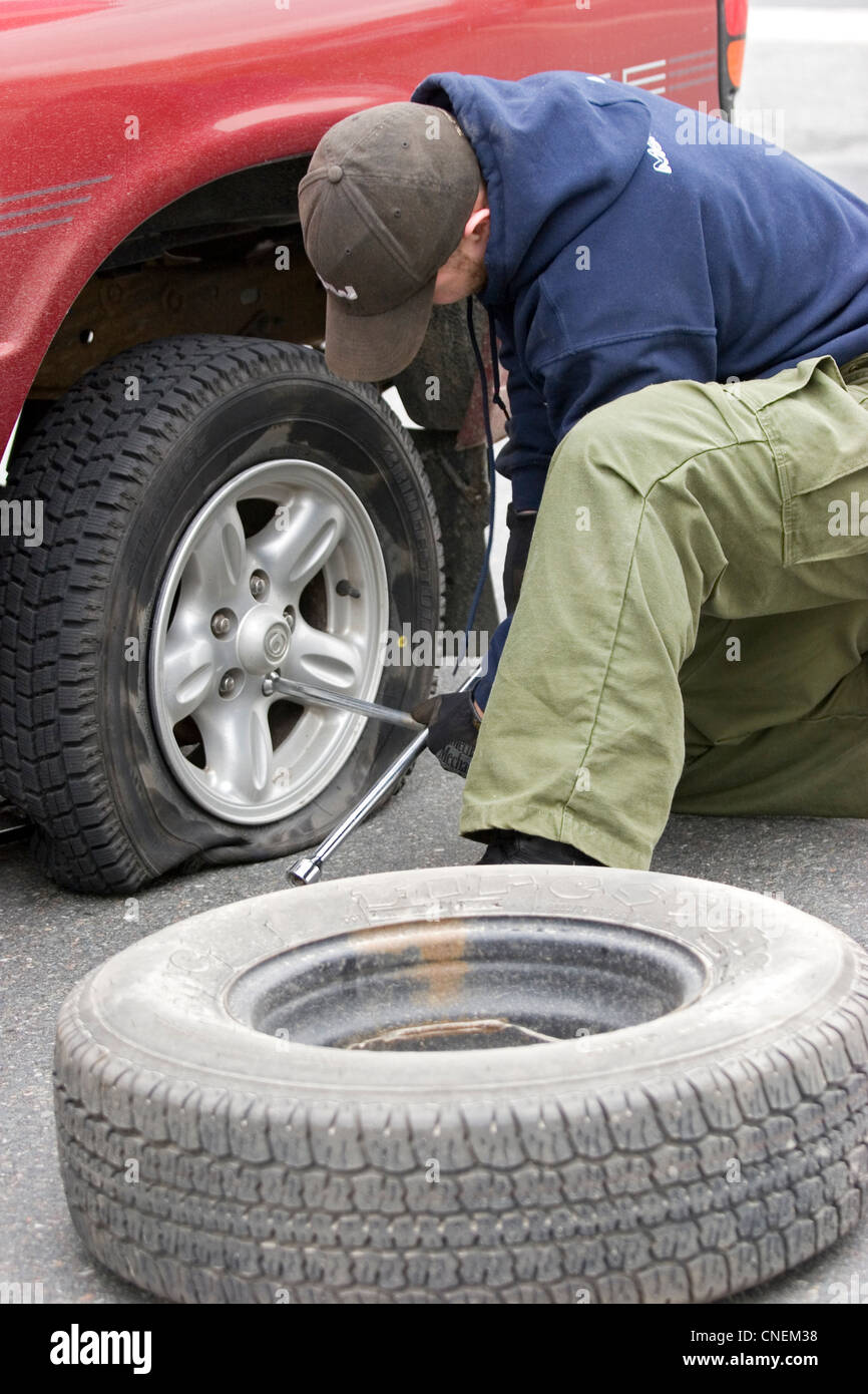 Automobil Mit Platten Reifen Stockfotos und bilder Kaufen Alamy