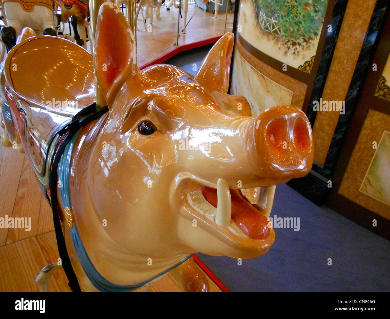 Schwein Figur auf dem Dentzel Karussell Please Touch Museum in Philadelphia. Stockfoto