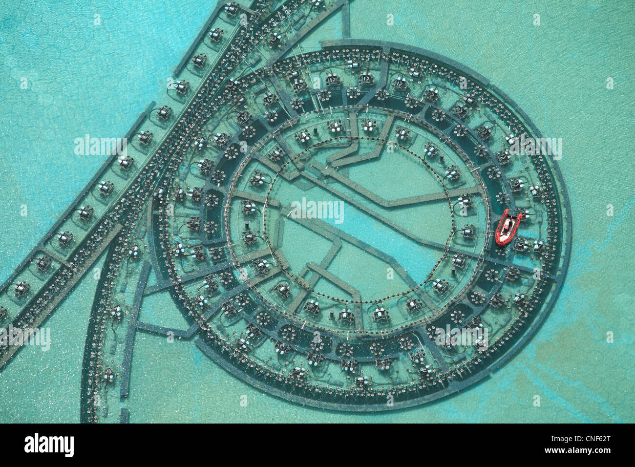 Eine Wartung der Dubai Fountain (Dubai - Arabische Emiräte). Pflege De La "Fontaine de Dubaï". Stockfoto